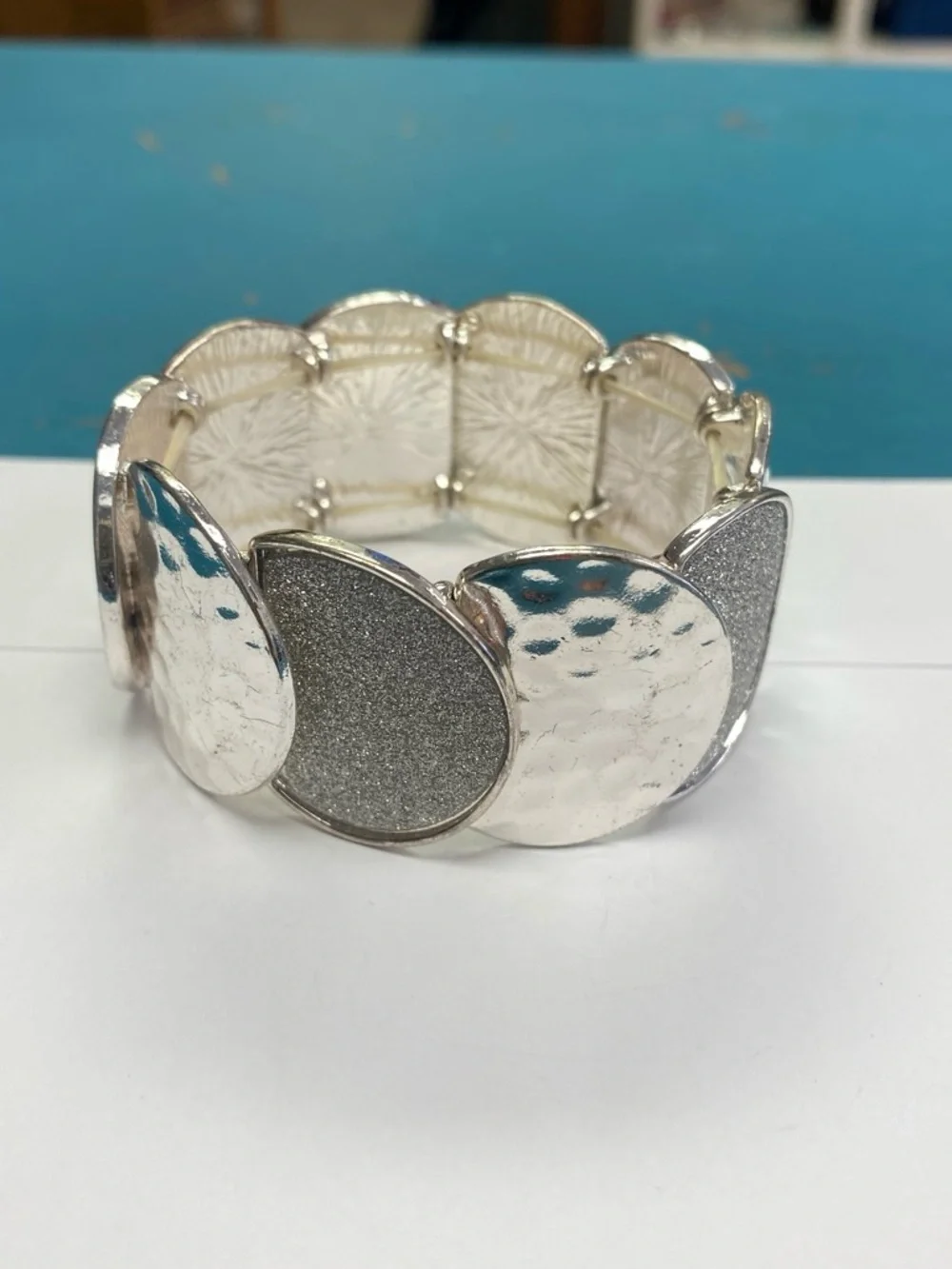 Silver Toned Hammered & Textured Disc Stretch Bracelet